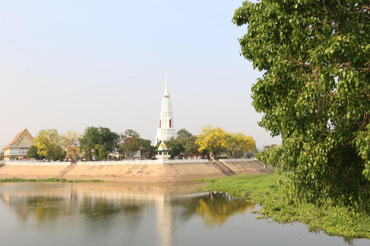 Nett Hotel Lop Buri Buitenkant foto
