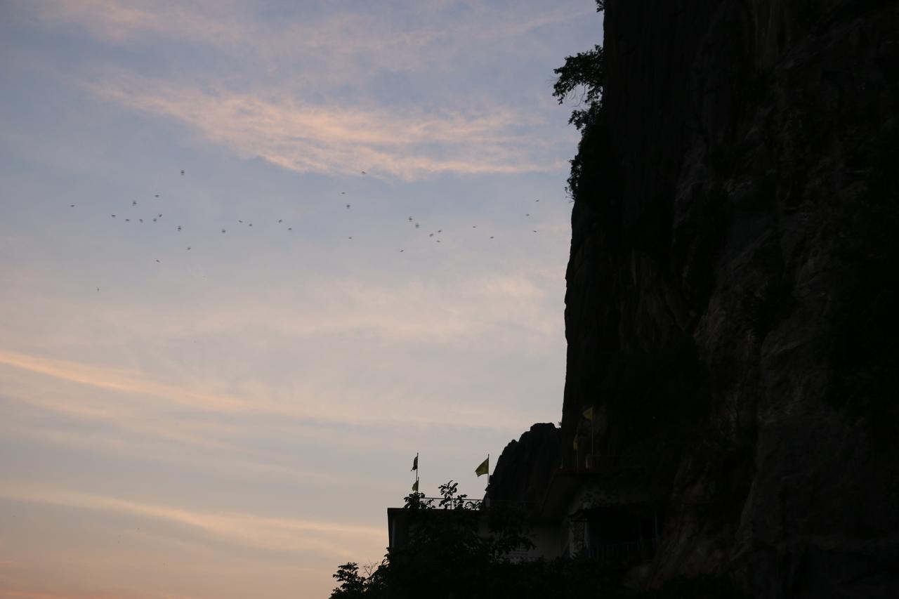Nett Hotel Lop Buri Buitenkant foto