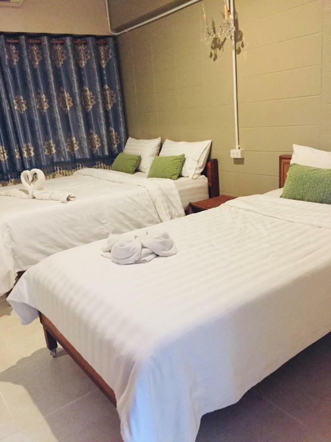 Nett Hotel Lop Buri Buitenkant foto