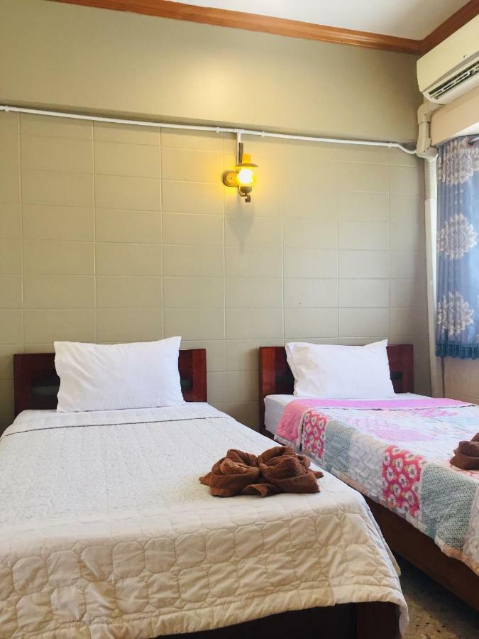 Nett Hotel Lop Buri Buitenkant foto